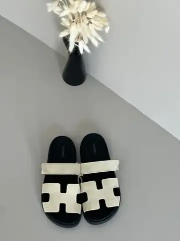 Hermès Chypre slides in Dubai