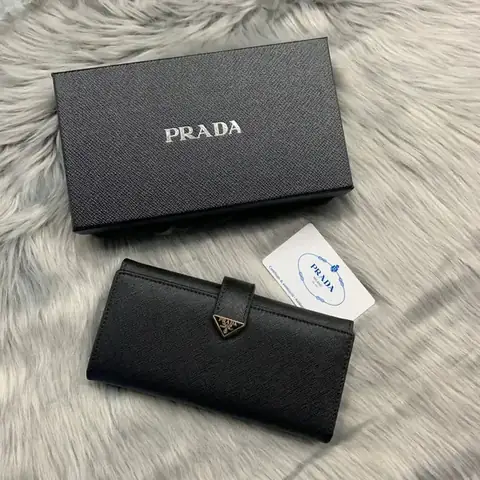 Prada black Saffiano leather wallet in Dubai