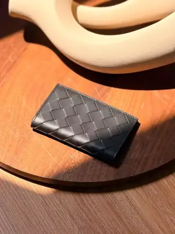 Bottega Veneta Intrecciato card holder in Dubai